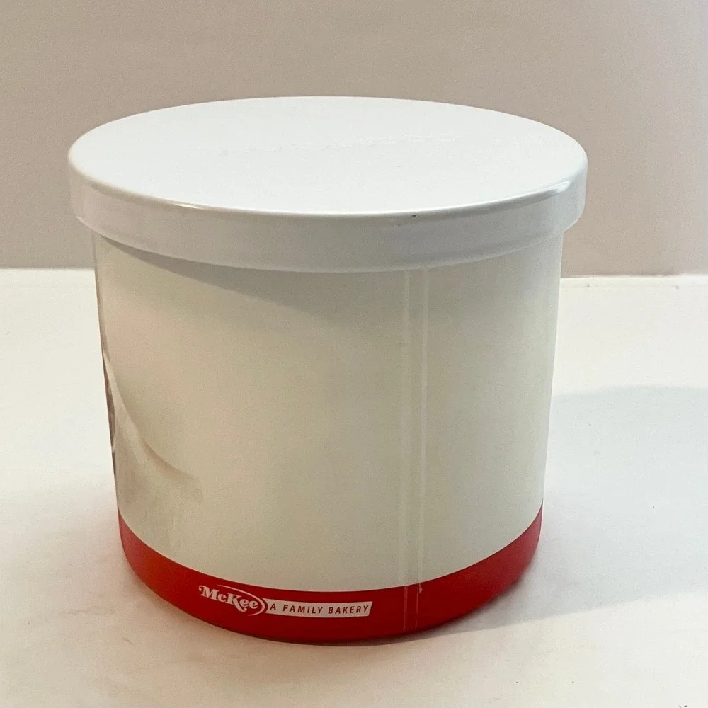 Goose Creek 3-Wick Candle 14.5 oz Soy Wax Blend Little Debbie Oatmeal Creme‎ Pie